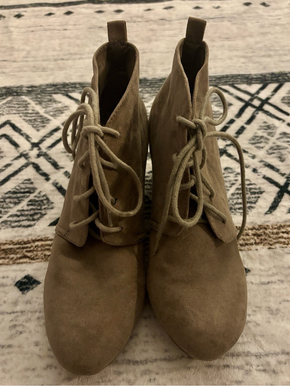Women’s Lace-Up Ankle Boots in Tan Suede
